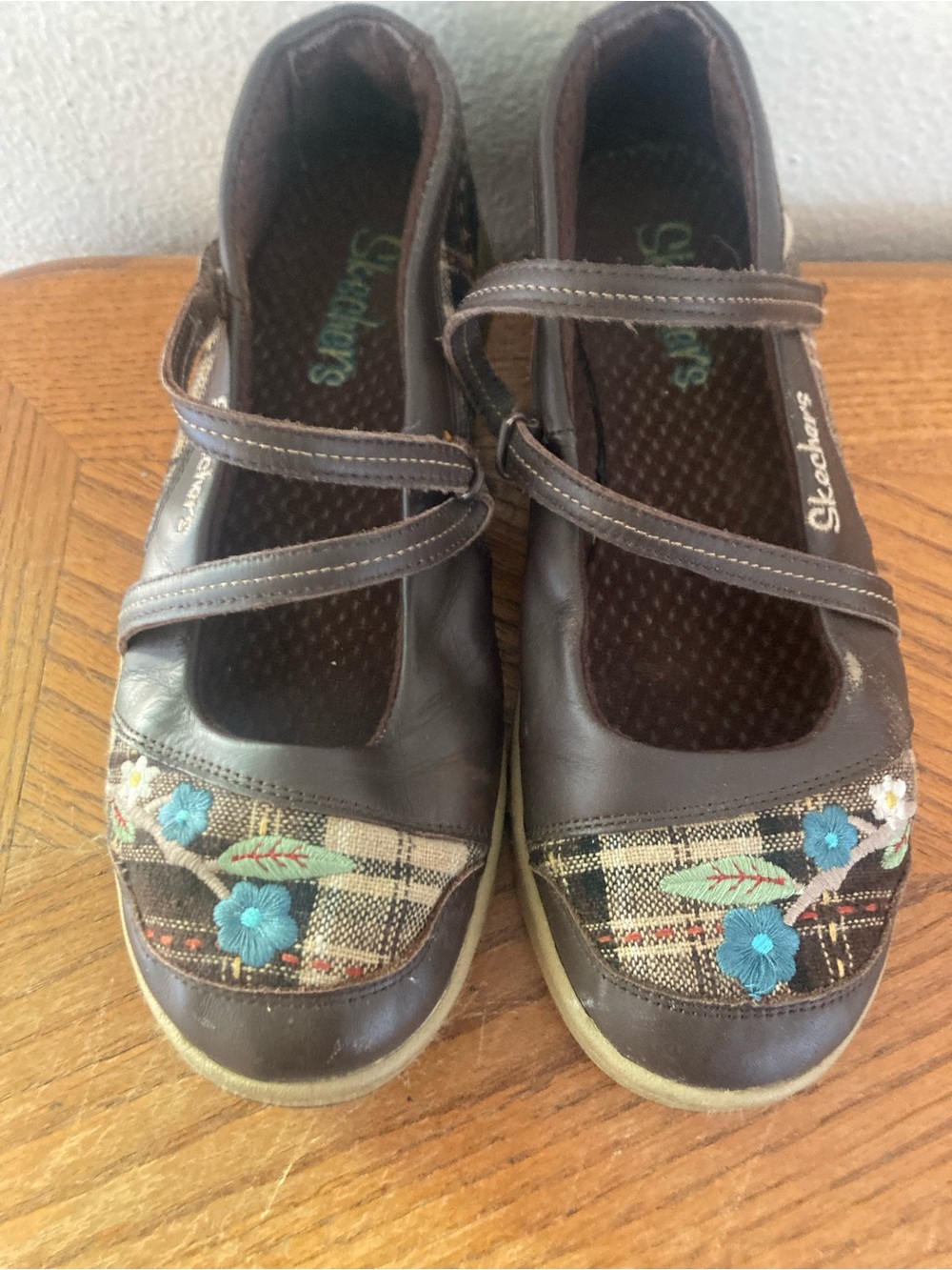 SKETCHERS Brown Plaid Embroidered Mary Jane Flats (7.5) - Picture 2 of 7